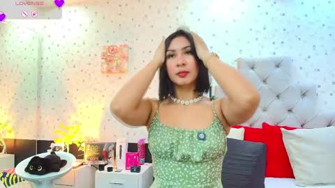 Julieta Reyes   online show from 05.08.26