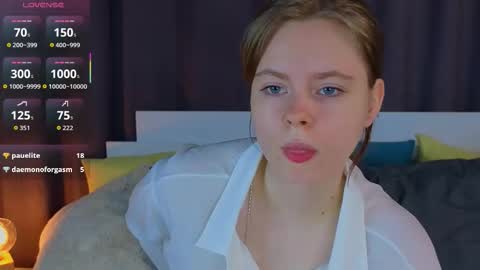 Julie online show from 11.03.25