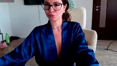 Snapshot of jullyenn chatting on 07.04.26 Jully online show from 07.04.26