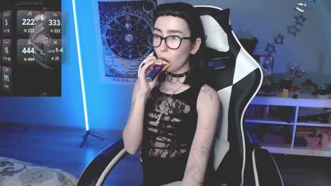 Snapshot of julscinamon chatting on 12.14.24 Baroness Von Cringe online show from 12.14.24