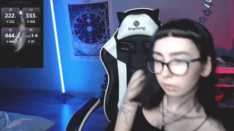 Snapshot of julscinamon chatting on 01.13.25 Baroness Von Cringe online show from 01.13.25