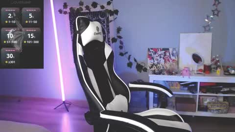 Baroness Von Cringe online show from 03.07.25