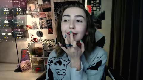 Snapshot of julscinamon chatting on 09.30.25 Baroness Von Cringe online show from 09.30.25