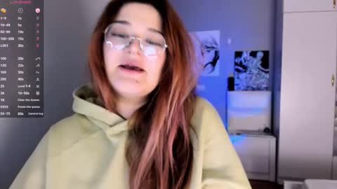 Snapshot of july_slowdive chatting on 12.03.24 Julie online show from 12.03.24