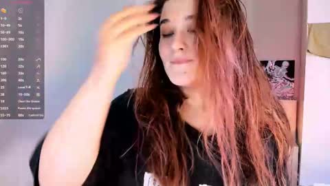 Snapshot of july_slowdive chatting on 12.10.24 Julie online show from 12.10.24