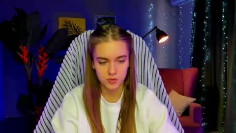 junewoods online show from 02.04.26