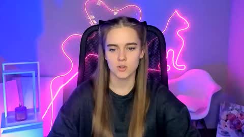 Snapshot of junewoods chatting on 02.16.26 junewoods online show from 02.16.26