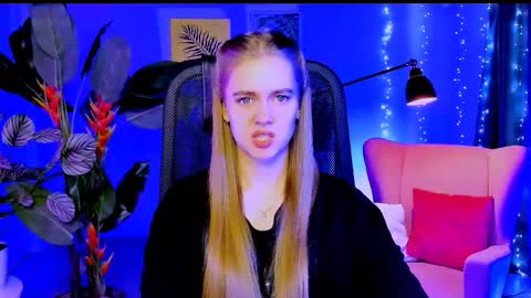 Snapshot of junewoods chatting on 03.04.26 junewoods online show from 03.04.26