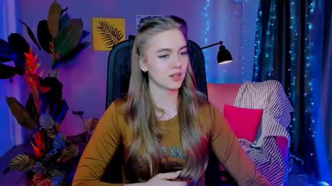 Snapshot of junewoods chatting on 03.14.26 junewoods online show from 03.14.26