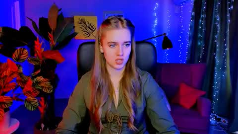 Snapshot of junewoods chatting on 03.17.26 junewoods online show from 03.17.26