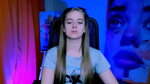 Snapshot of junewoods chatting on 03.19.26 junewoods online show from 03.19.26