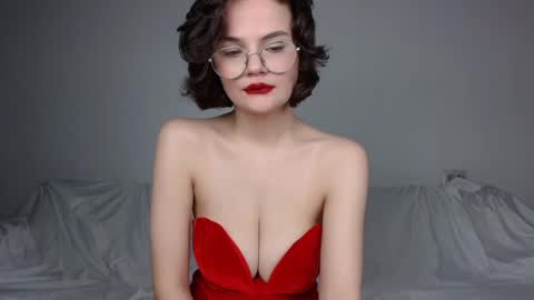 Snapshot of junnewers chatting on 12.29.24 JunneWers online show from 12.29.24