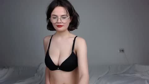 Snapshot of junnewers chatting on 02.18.25 JunneWers online show from 02.18.25