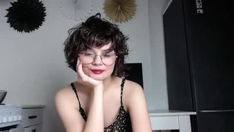 Snapshot of junnewers chatting on 10.21.25 JunneWers online show from 10.21.25