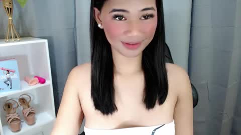 Snapshot of juny_lanyy chatting on 04.18.26 Julia online show from 04.18.26