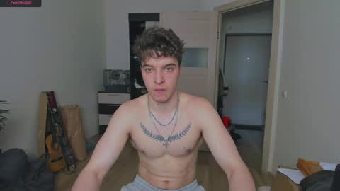 Snapshot of just_edwins chatting on 06.04.26 Edwins online show from 06.04.26