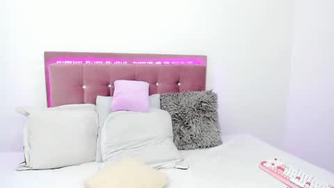  Isa y Luci  online show from 12.20.24