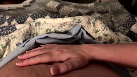 Snapshot of just_ur_avg_cpl chatting on 09.22.25 justuravgdad justuravgmom online show from 09.22.25