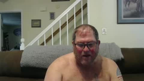 Snapshot of justaguyandnaked chatting on 04.18.26 justaguyandnaked online show from 04.18.26