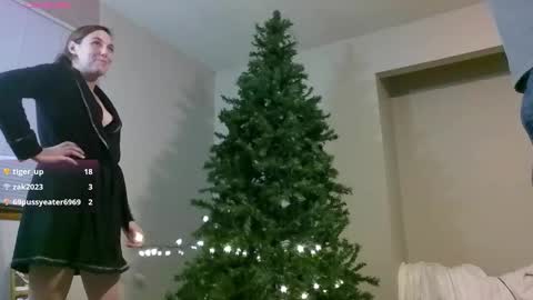 Snapshot of justhavingfunfucking chatting on 12.14.25 justhavingfunfucking online show from 12.14.25