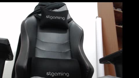 Snapshot of justin__fox chatting on 03.04.25 justin__fox online show from 03.04.25