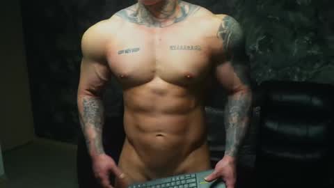 Snapshot of justin_clark1 chatting on 12.19.25 justin clark1 online show from 12.19.25