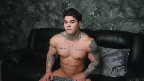 Snapshot of justin_clark1 chatting on 12.23.25 justin clark1 online show from 12.23.25