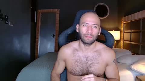 Snapshot of justin_hton chatting on 03.05.25 Justin online show from 03.05.25