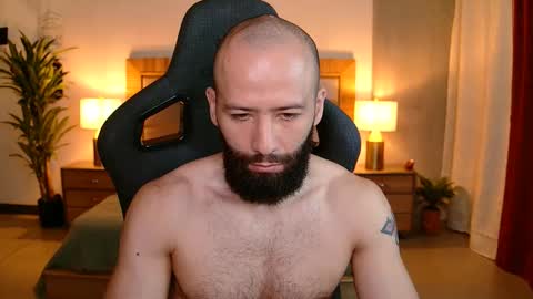 Snapshot of justin_hton chatting on 01.12.26 Justin online show from 01.12.26