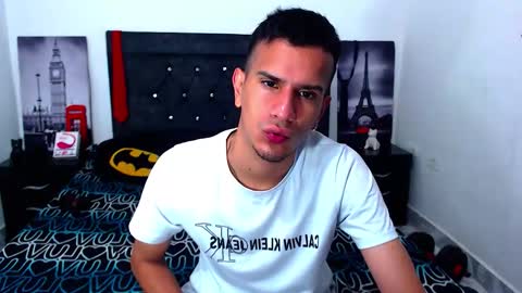Snapshot of justin_melendez chatting on 11.22.25 JUSTIN online show from 11.22.25