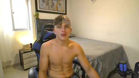 Snapshot of justin_trevor chatting on 05.01.26 Justin trevor online show from 05.01.26