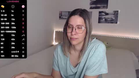 Julie online show from 11.11.25