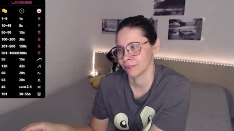 Julie online show from 11.23.25