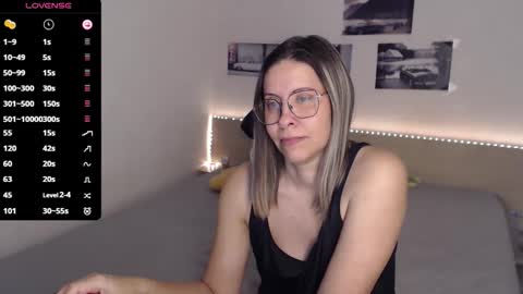 Julie online show from 11.25.25