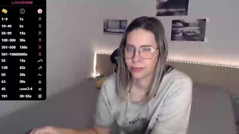 Julie online show from 11.26.25