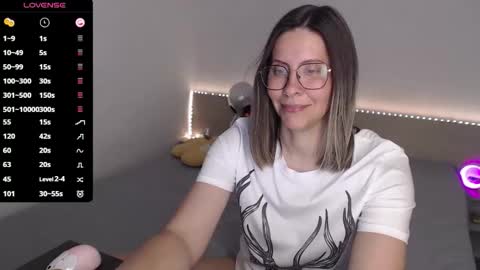 Julie online show from 06.05.26