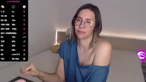Julie online show from 08.03.26