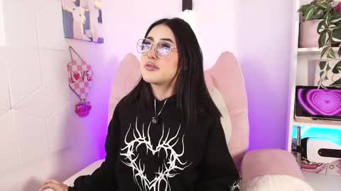 Emy online show from 05.04.26