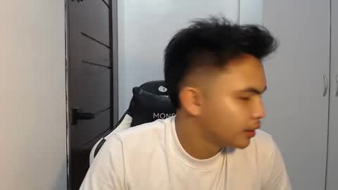 Snapshot of justtempdwayne chatting on 10.28.25 dwayne online show from 10.28.25