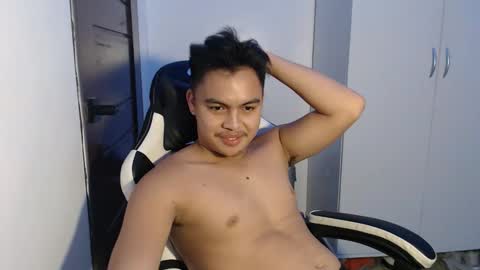 Snapshot of justtempdwayne chatting on 11.04.25 dwayne online show from 11.04.25