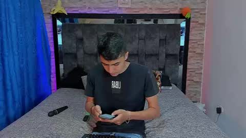 Snapshot of juva_ chatting on 02.17.25 Juan and friends online show from 02.17.25