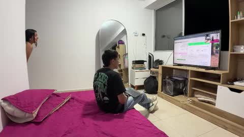 Snapshot of juva_ chatting on 10.10.25 Juan and friends online show from 10.10.25