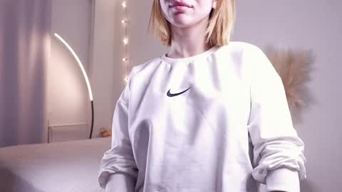 Snapshot of jynny_kiss chatting on 03.01.25 Sinikka online show from 03.01.25