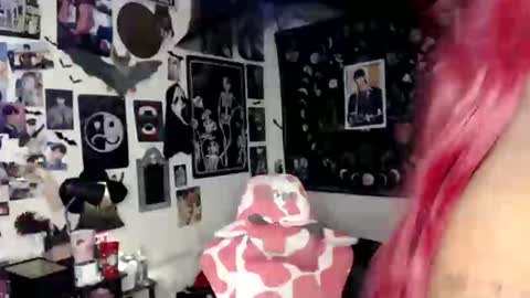 Aki Kim online show from 06.09.26