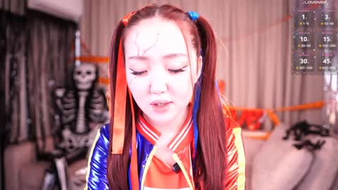 Snapshot of k_kimikooo chatting on 10.28.25 Amely online show from 10.28.25