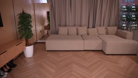 Snapshot of k_kimikooo chatting on 12.20.25 Amely online show from 12.20.25