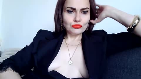 Snapshot of k_queen36 chatting on 03.17.26 k_queen36 online show from 03.17.26
