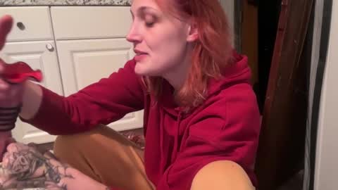 Snapshot of kaceelynn chatting on 11.07.25 Kac online show from 11.07.25