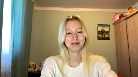 Snapshot of kacicasal chatting on 06.05.26 Mia 1st day here online show from 06.05.26