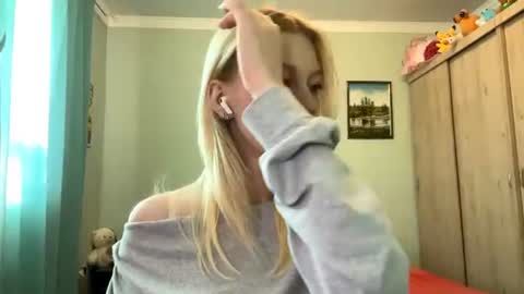 Snapshot of kacicasal chatting on 06.26.26 Mia 1st day here online show from 06.26.26